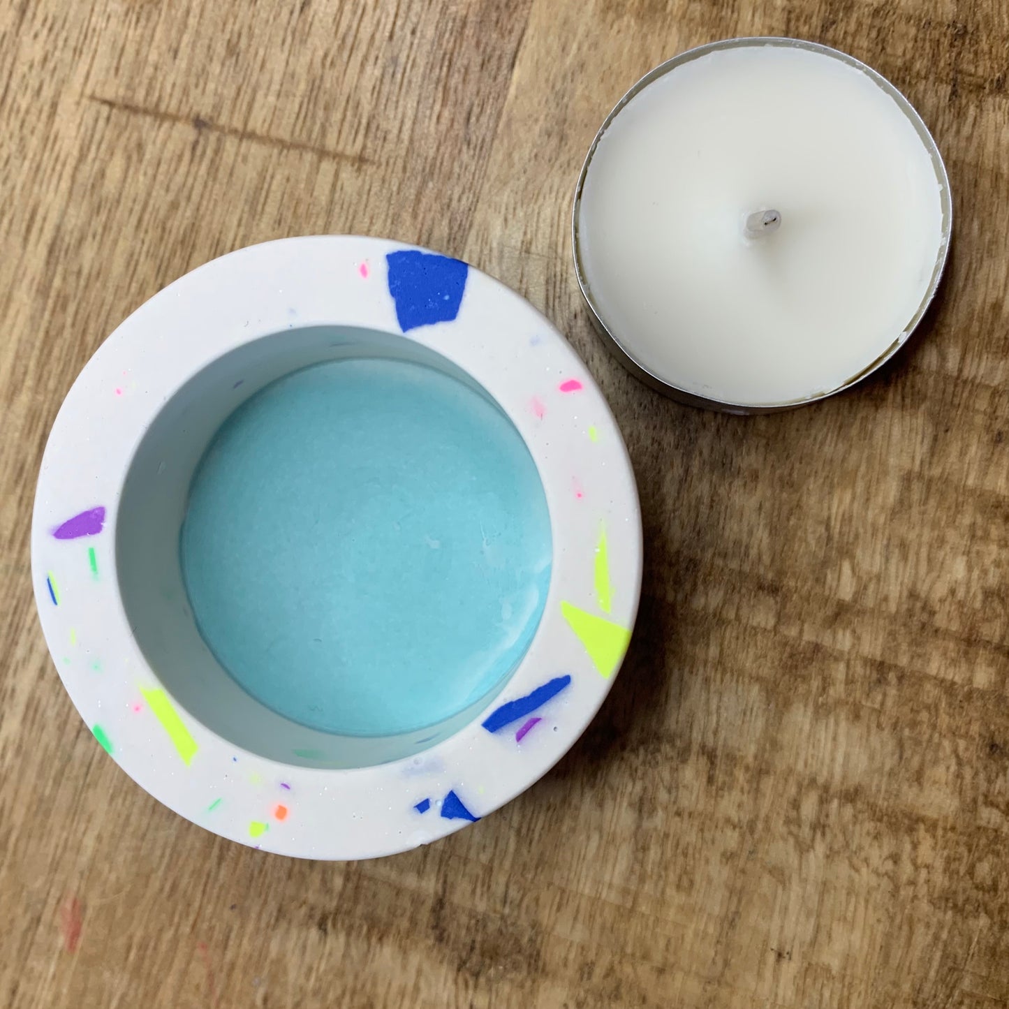 Colourful confetti tealight candle (blue)