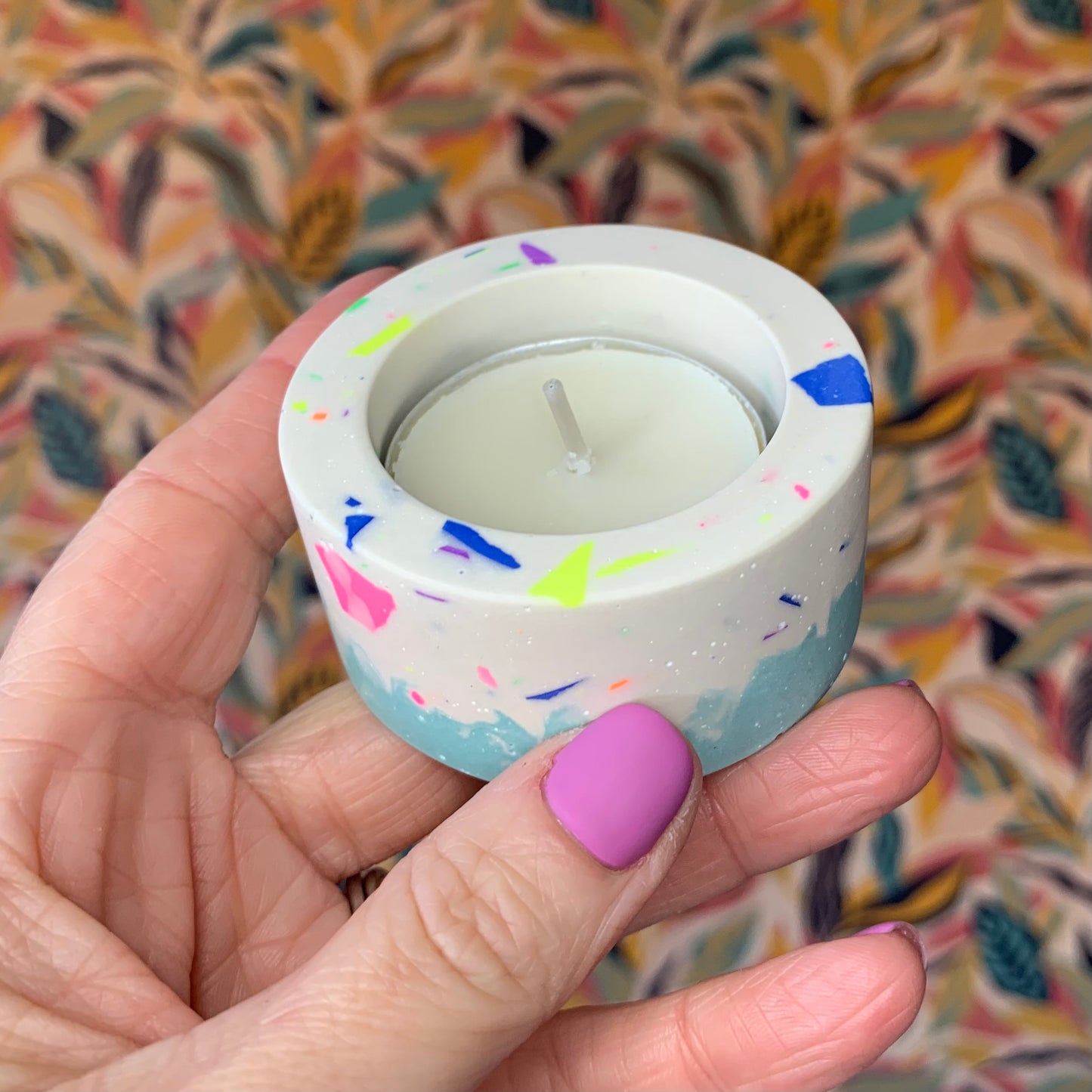 Colourful confetti tealight candle (blue)